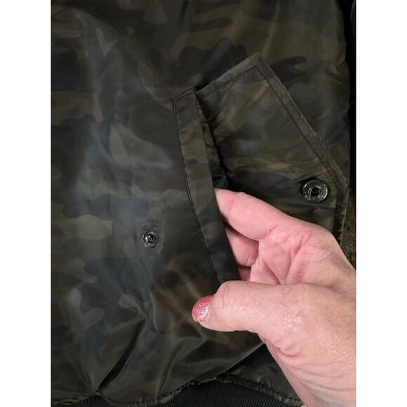 Southpole VINTAGE Y2K Camo Army Zip Up Bomber Puffer Jacket Men’s Size Medium - Picture 6 of 13
